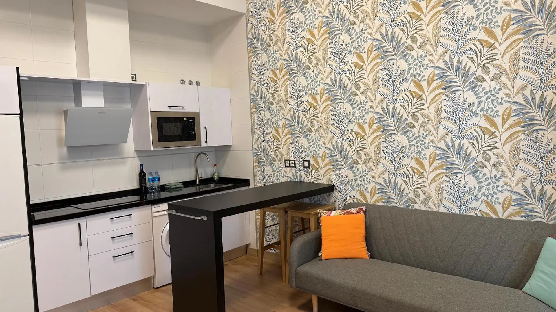 Lovely Studio In The Heart Of Malaga Free Swimming Pool